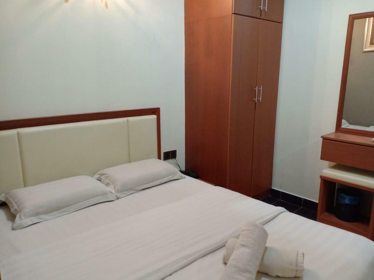 Tc Inn Business Hotel @ Seri Kembangan Exterior foto