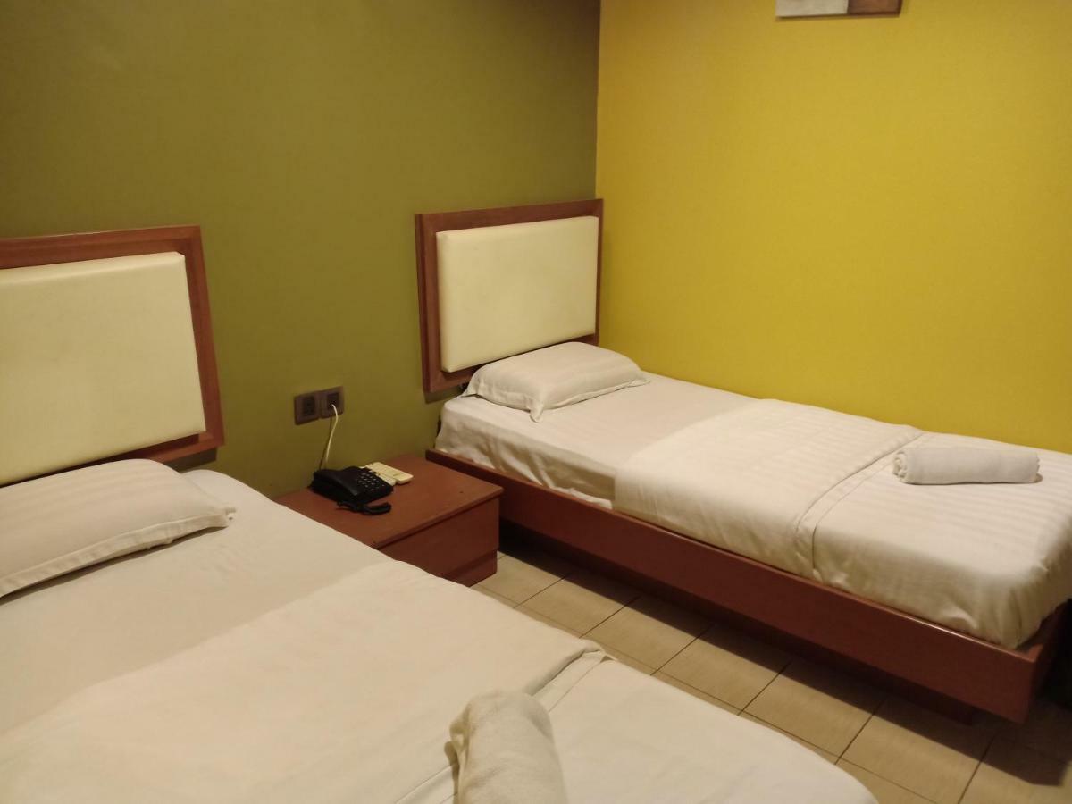 Tc Inn Business Hotel @ Seri Kembangan Exterior foto